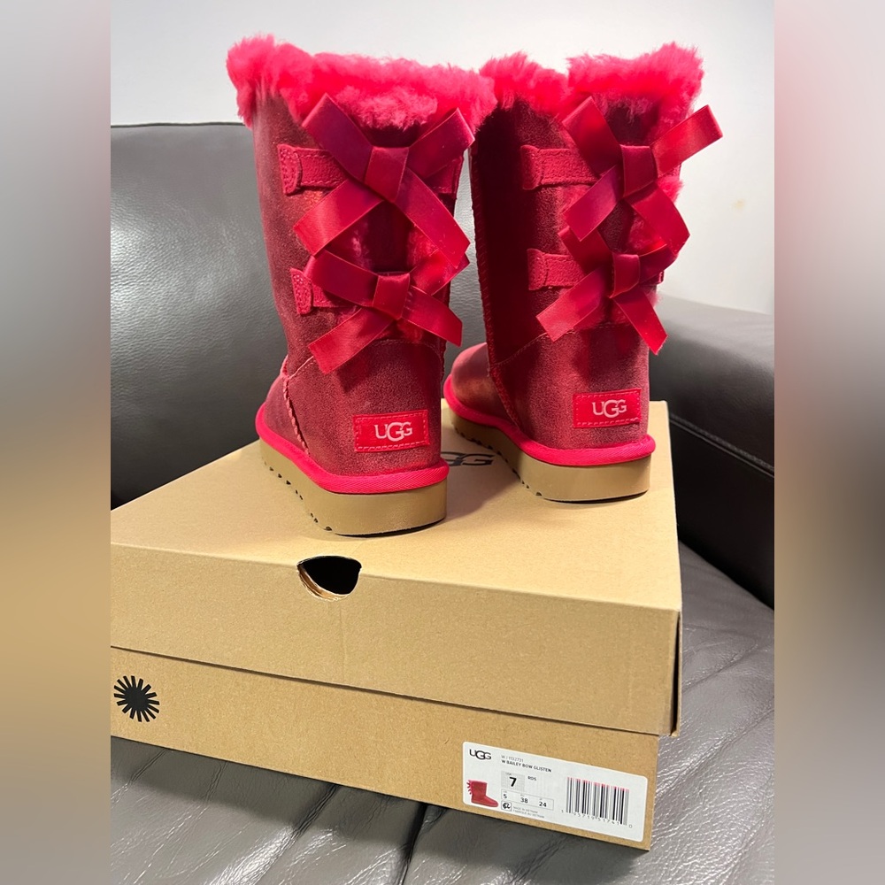 UGG Bailey Bow Glisten Boot *New in box* size 7